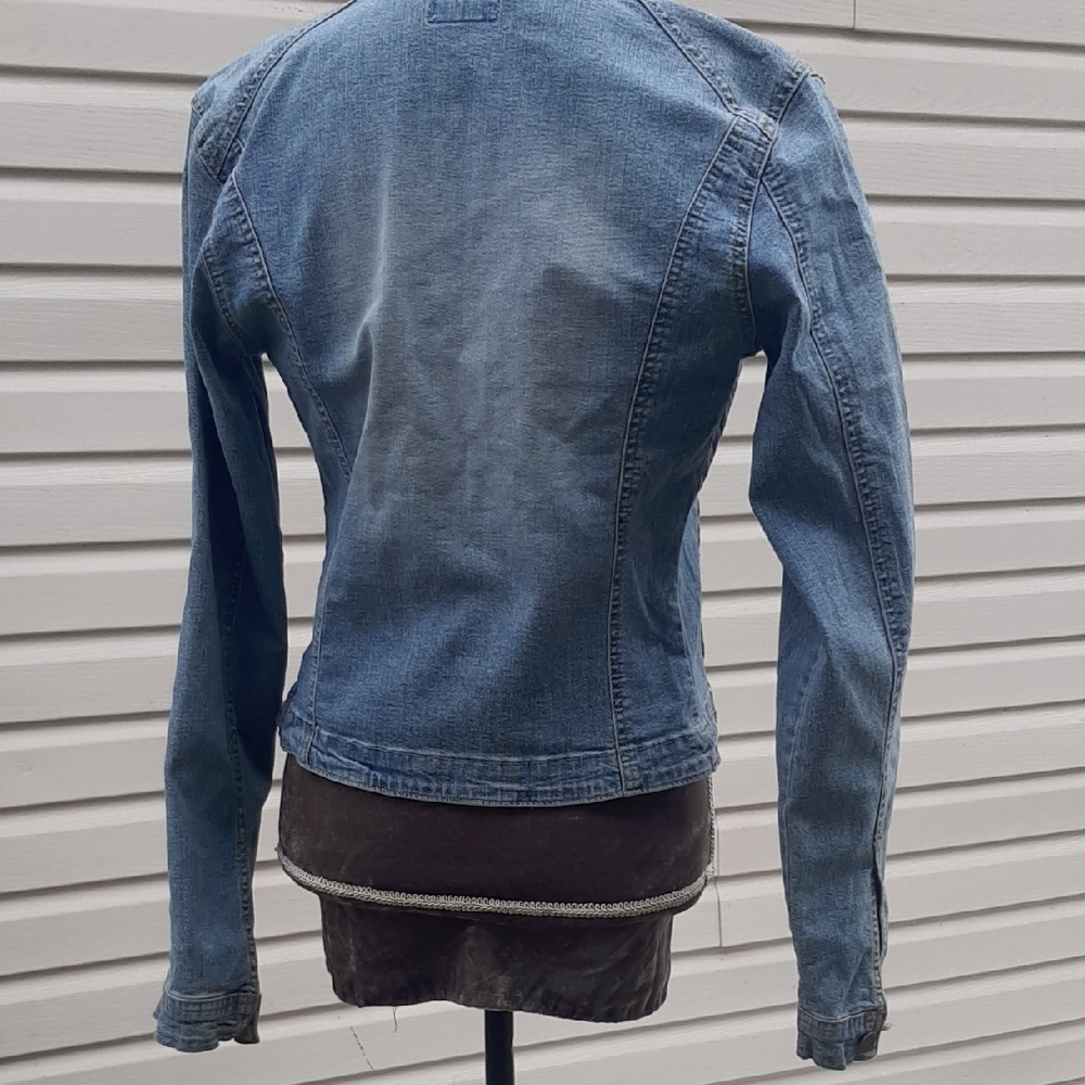 J M DENIM💙"THE BEST BLUE JEANS" Light Blue Jean Jacket-Fitted Casual Style Sz 8 - Picture 3 of 10